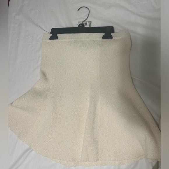 H&M Nude knit skirt - Picture 2 of 2
